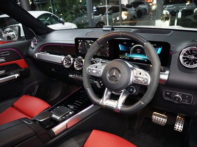 MERCEDES-BENZ GLB AMG - 10