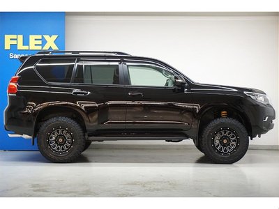 2021 Toyota LAND CRUISER PRADO photo 7