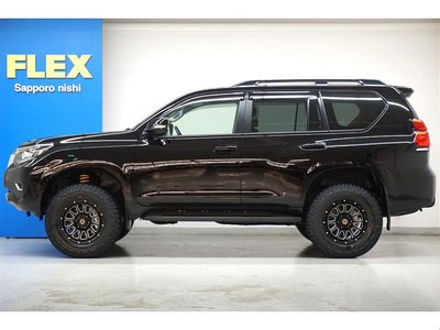 2021 Toyota LAND CRUISER PRADO photo 6