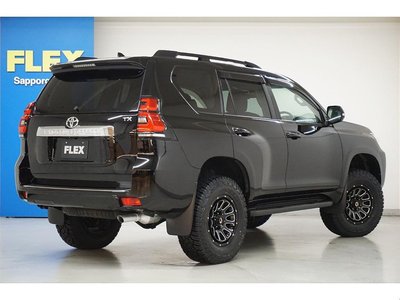 2021 Toyota LAND CRUISER PRADO photo 4