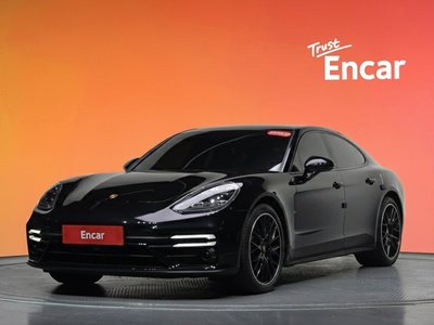 PORSCHE PANAMERA - 1