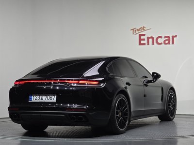 PORSCHE PANAMERA - 3