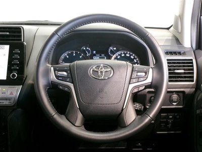 TOYOTA LAND CRUISER PRADO - 5