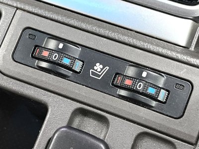 TOYOTA LAND CRUISER PRADO - 8