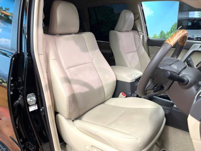 TOYOTA LAND CRUISER PRADO - 10