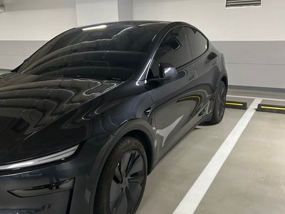 TESLA MODEL Y - 1