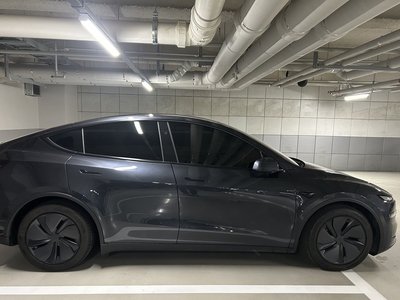 TESLA MODEL Y - 4