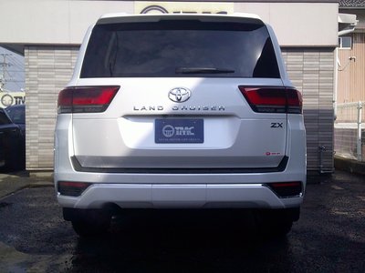 TOYOTA LAND CRUISER 300 - 10