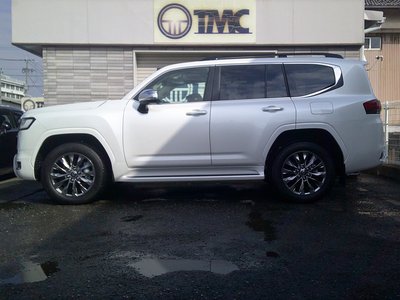 TOYOTA LAND CRUISER 300 - 6