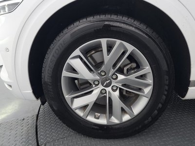 صورة 6 لـ 2023 GENESIS GV70