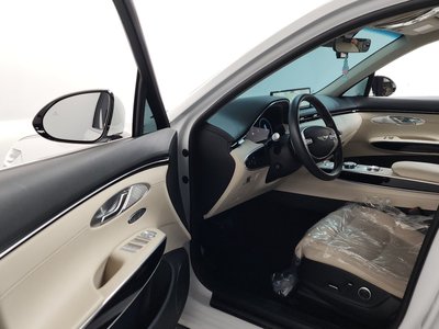 2023 Genesis GV70 — миниатюра 13