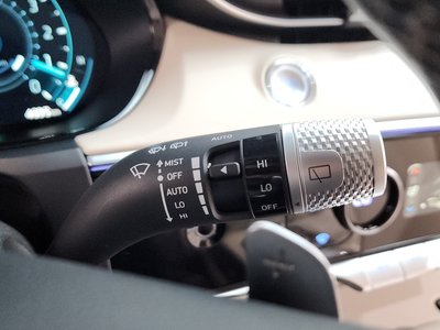 2023 Genesis GV70 — миниатюра 28
