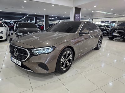 MERCEDES-BENZ E-CLASS - 1