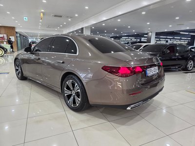 MERCEDES-BENZ E-CLASS - 4