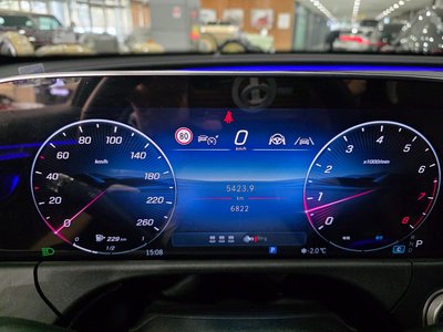 MERCEDES-BENZ E-CLASS - 8