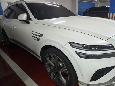 2024 Genesis GV80 photo 2
