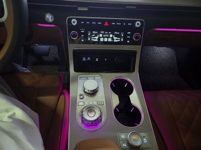 2024 Genesis GV80 photo 8