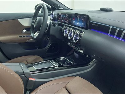 MERCEDES-BENZ CLA - 9