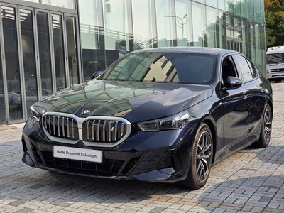 BMW I5