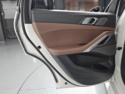 2020 BMW X6 — миниатюра 15