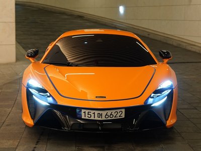 MCLAREN ARTURA - 2