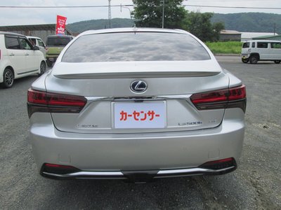 صورة 10 لـ 2021 Lexus LS