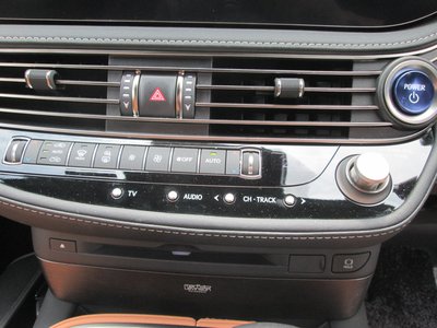 صورة مصغرة 31 لـ 2021 Lexus LS
