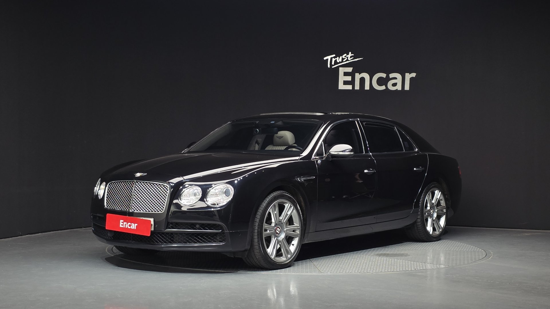 BENTLEY FLYING SPUR - View 1