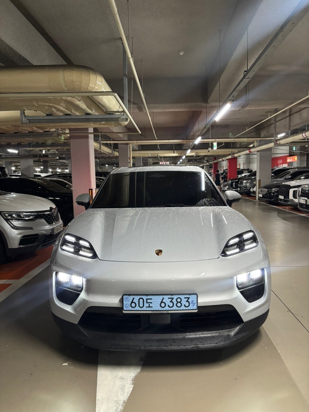 PORSCHE MACAN - View 1