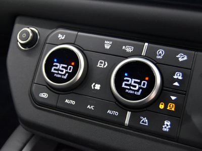 صورة مصغرة 22 لـ 2025 LAND Rover DEFENDER