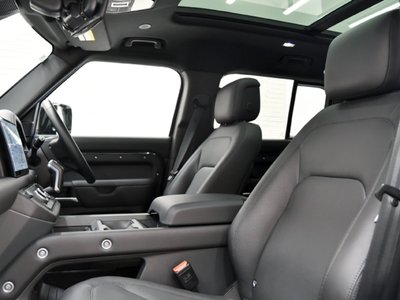 LAND ROVER DEFENDER - 9