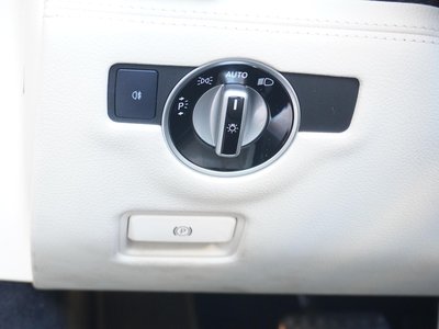 MERCEDES-BENZ SL-CLASS 2012 thumbnail 28