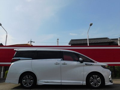 2025 Toyota ALPHARD — фото 4