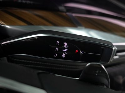 CADILLAC ESCALADE 5TH GENERATION - 9