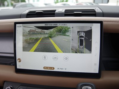 LAND ROVER DEFENDER - 10