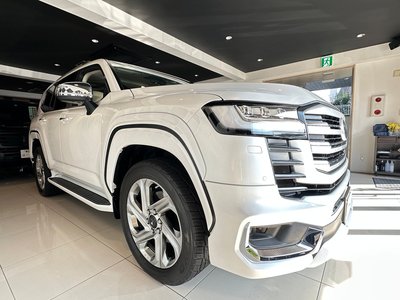 TOYOTA LAND CRUISER 300 - 4