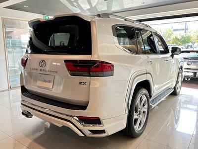 TOYOTA LAND CRUISER 300 - 6