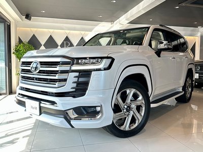 TOYOTA LAND CRUISER 300