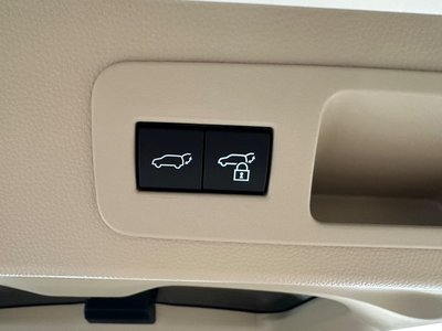 TOYOTA LAND CRUISER 300 - 10