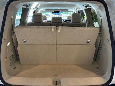 TOYOTA LAND CRUISER 300 - 9