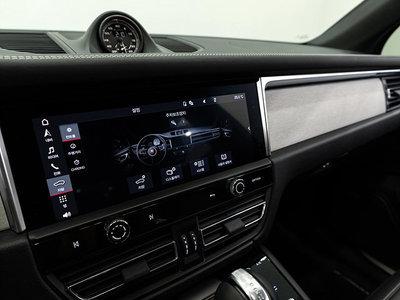2022 Porsche MACAN — миниатюра 18