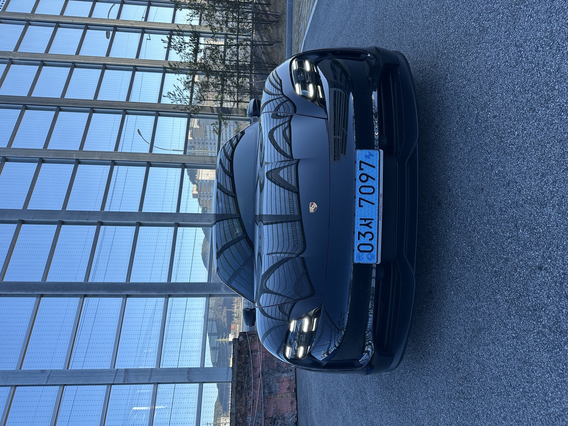 PORSCHE TAYCAN - View 1