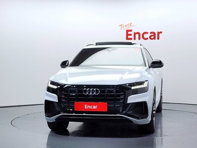 AUDI Q8 - 2