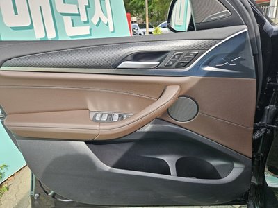 2022 BMW X4 photo 6