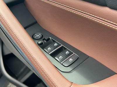 2021 BMW X6 — миниатюра 28