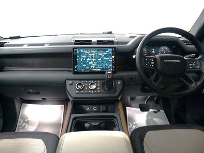 LAND ROVER DEFENDER - 7