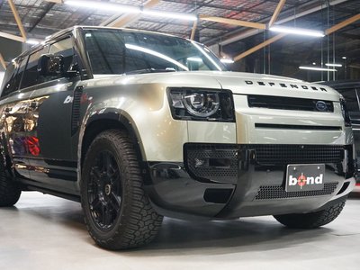 LAND ROVER DEFENDER - 2