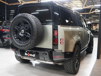LAND ROVER DEFENDER - 6