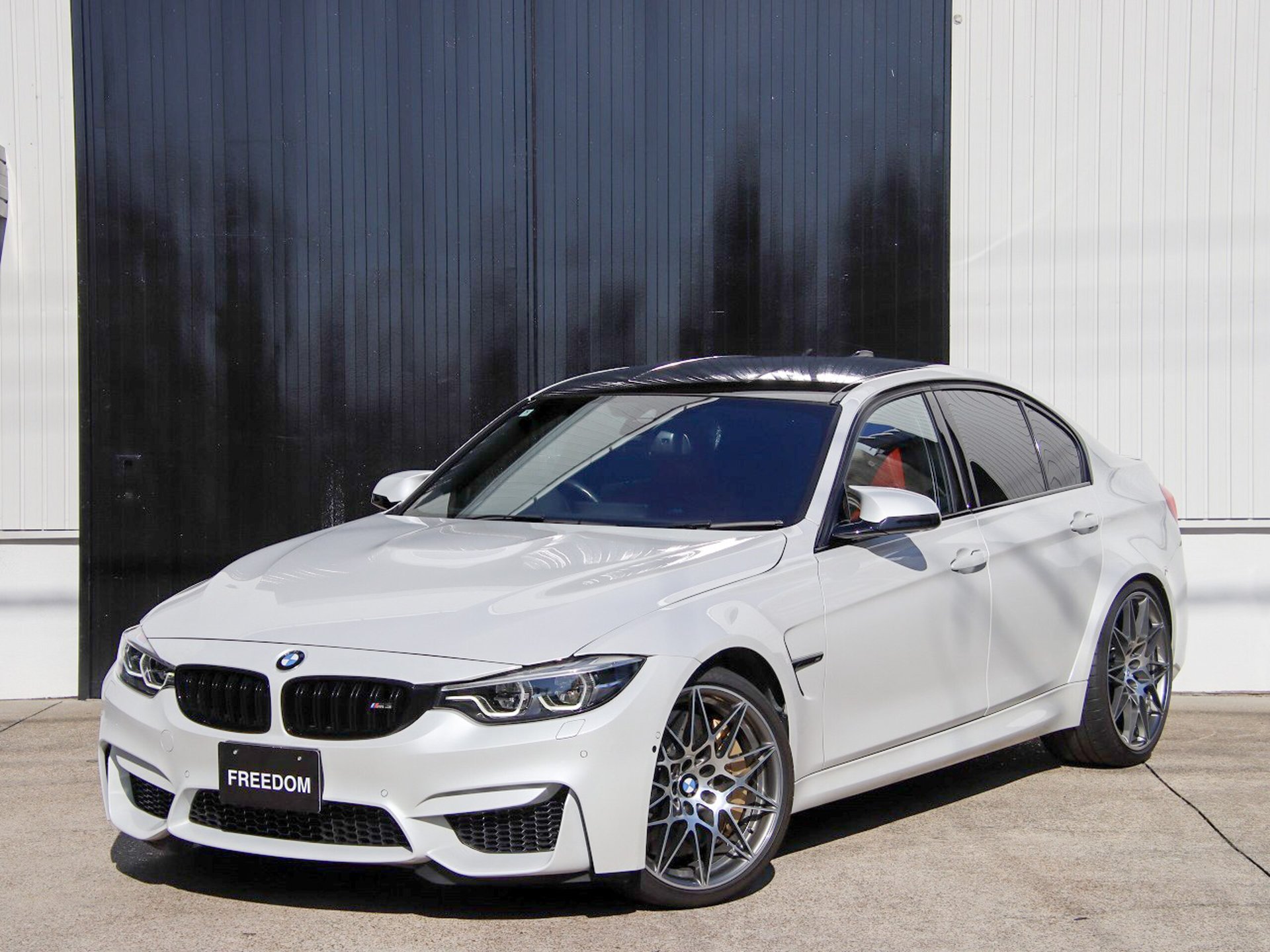 BMW M3 SEDAN - View 1