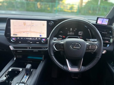 2025 Lexus RX — миниатюра 26
